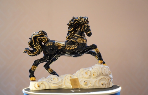 Royal Darius Long Mã - Tuyệt tác quà tặng linh vật của sự thịnh vượng