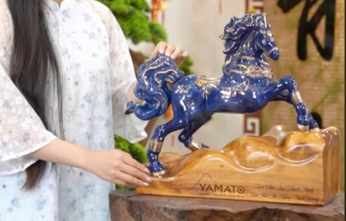 LONG MÃ -  KẾT HỢP ĐẾ GỖ NGUYÊN KHỐI CHẠM KHẮC DÁNG MÂY