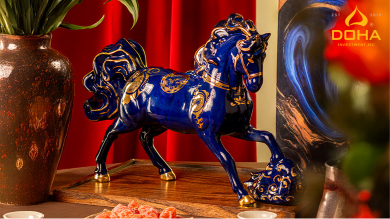 馬上雲 - 馬蹄觸雲，開啟財富之路